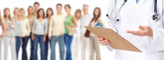 Arzt im Vordergrund, Patientinnen im Hintergrund